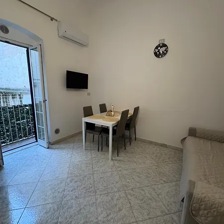 Newhouse Class Apartment