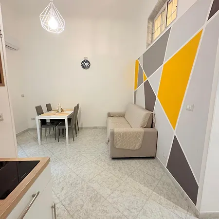 Newhouse Class Apartment Bari